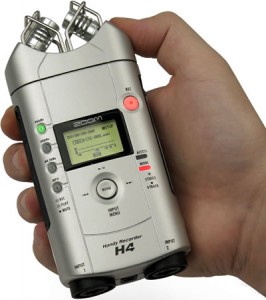zoom-h4-in-hand