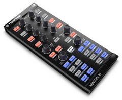 Traktor_Kontrol_X1_Perspective_1_610x497